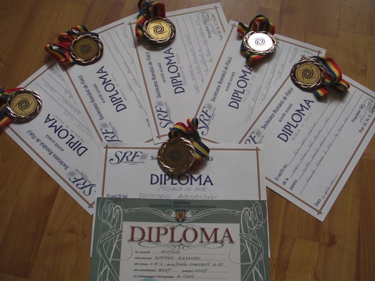 Cinci medalii pentru echipa României la Olimpiada Internaţională de Fizică – 2019