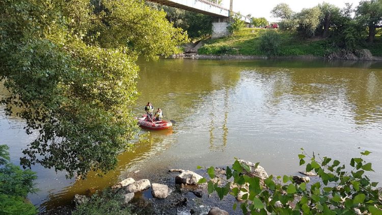TREI SCAFANDRI AU ÎNCEPUT CĂUTĂRILE COPILULUI ÎNECAT ÎN SOMEȘ