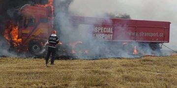 Tir cuprins de flăcări în județul Satu Mare