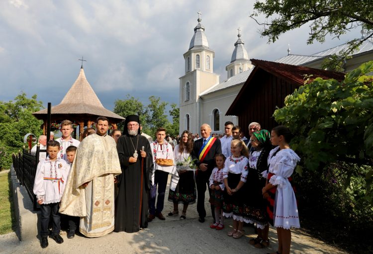Târnosirea bisericii din Brebeni, Protopopiatul Lăpuş