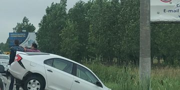 Impact între patru maşini la Recea. Mai multe victime – foto