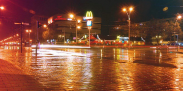 Am scăpat de această dată. Furtuna violentă din Baia Mare și-a pierdut din intensitate