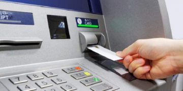 O nouă metodă de înşelăciune face victime printre români. Despre ce este vorba