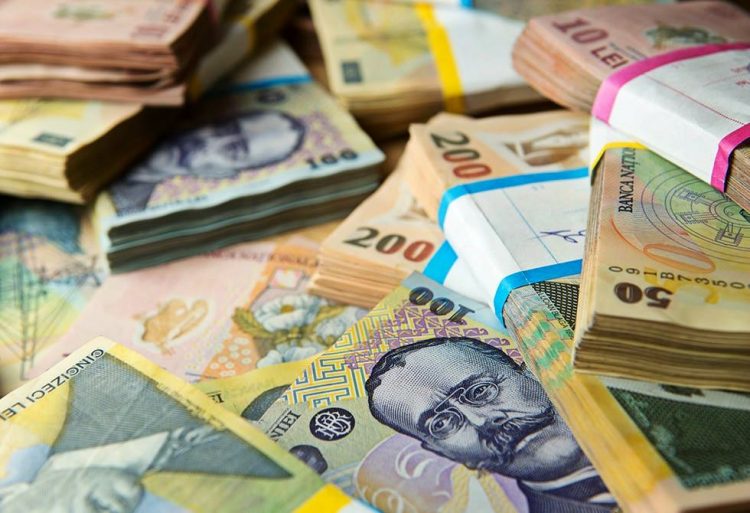 Un seif plin cu bani, furat de la o firmă de pompe funebre