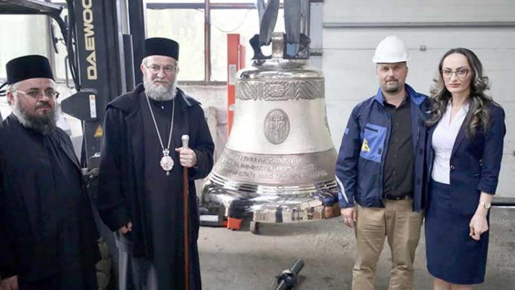 Slujba de sfințire a trei noi clopote la Mănăstirea „Sfânta Ana” Rohia