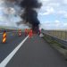 O autoutilitară a ars în întregime pe Autostrada Transilvania – foto