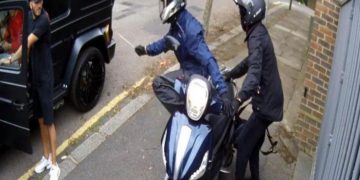 FOTBAL – Mesut Ozil şi Sead Kolasinac, atacaţi de persoane înarmate cu cuţite, la Londra