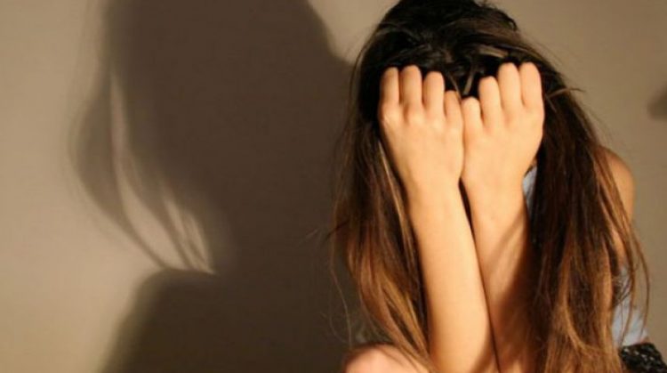 Două minore dintr-un centru de plasament ar fi fost abuzate sexual de un bărbat care se dădea drept angajat al unui ONG