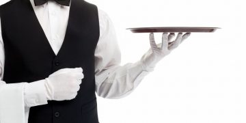 Patronatele din turism cer o soluţie pentru ca bacşişul să poată fi trecut pe nota de plată