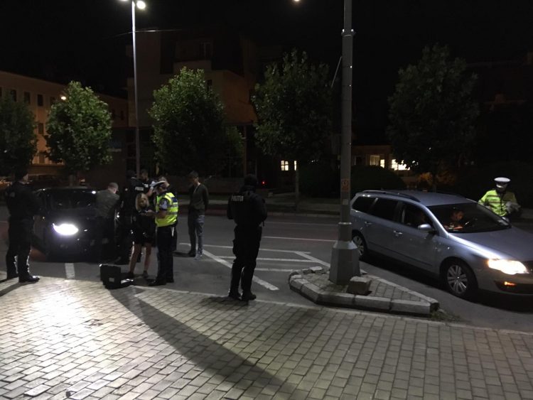 Poliţiştii maramureşeni, pe urmele vitezomanilor: 20 de permise de conducere reţinute pentru depăşirea limitelor de viteză şi amenzi de peste 50.000 de lei