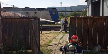 Exercițiu ale pompierilor, la depoul CFR Sighetu Marmației – foto