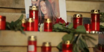 Poezie emoţionantă citită la protestul de la MAI după crimele de la Caracal