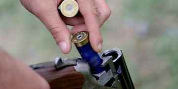 Un polițist aflat în concediu a fost împușcat