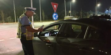 O tânără de 24 de ani a fost prinsă drogată la volan. Totul în Baia Mare