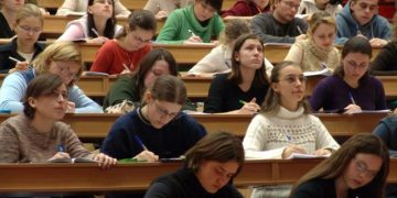 Două studente din Borșa, cele mai bune lucrări de diplomă ale anului 2019