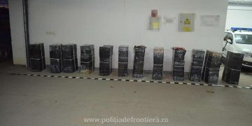 Peste 23.000 pachete țigări, confiscate la frontiera de nord