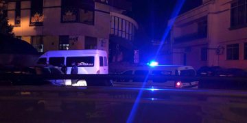 Urmărire ca-n filme pe străzile din Baia Mare. Un șofer beat nu s-a oprit până nu a lovit altă mașină – FOTO