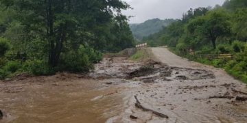 COD PORTOCALIU: Viituri rapide pe râurile mici cu posibile efecte severe de inundații locale