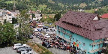 Peste 3000 de turiști au urcat azi cu telescaunul spre Cascada Cailor