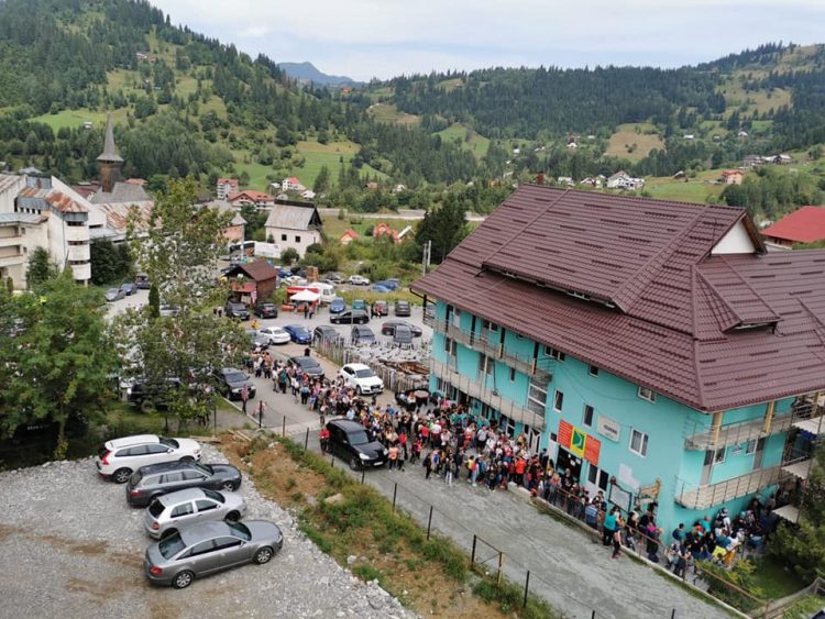 Peste 3000 de turiști au urcat azi cu telescaunul spre Cascada Cailor