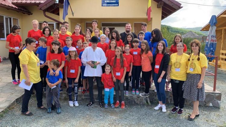 Grigore Leșe a concertat cu și pentru copiii din Remecioara