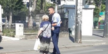 Exemple de omenie: doi tineri polițiști, model pentru o generație