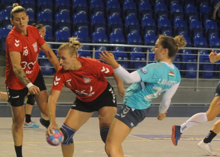 HANDBAL – Băieții își prezintă lotul cu Univ. Cluj, fetele încep Trofeul Minaur