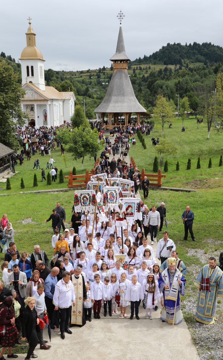 Hramul Mănăstirii Moisei. Mii de credincioși au asistat la slujbele religioase – FOTO