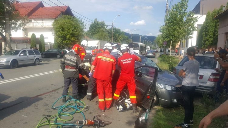 Accident cumplit pe Strada Vasile Lucaciu. GALERIE FOTO