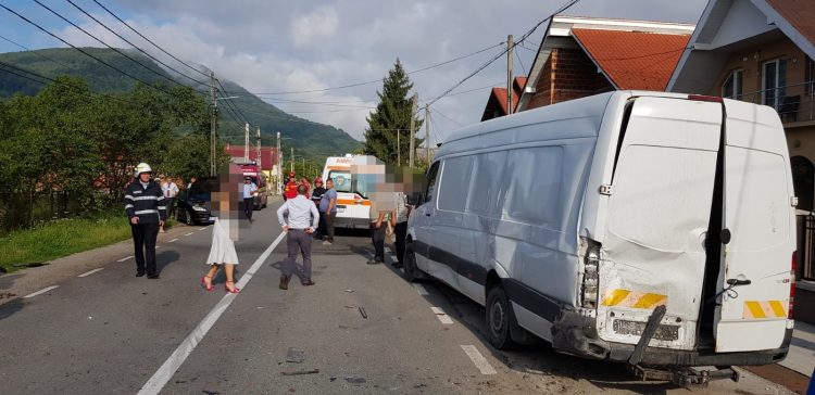 IMAGINI de la accidentul tragic de la Remeţi, în care şi-a pierdut viaţa o femeie