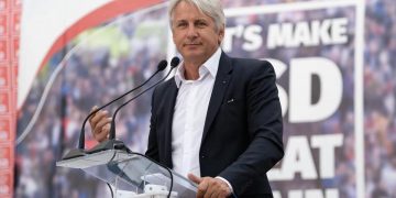 Eugen Teodorovici:  „Avem încă multe de făcut împreună. Când alții stau pe tușă până se umple tribuna, pe facebook până se umple pagina…”