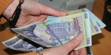 Tâlhărie în Baia Mare. Surprinsă în flagrant delict de furt, o sătmăreancă a devenit violentă