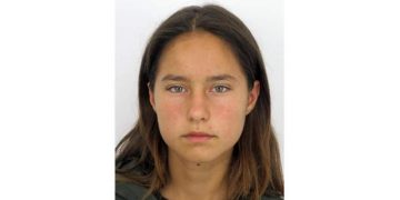 O altă familie își caută cu disperare fiica. Maria are 14 ani și a dispărut de acasă