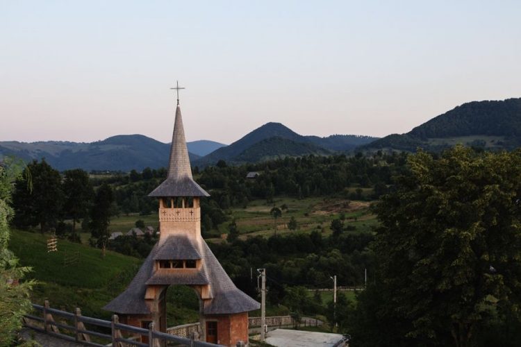 Hram la Mănăstirea Botiza, de Schimbarea la Faţă