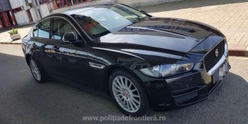 Două autoturisme căutate de autorităţile din Italia și Belgia, descoperite de poliţiştii de frontieră
