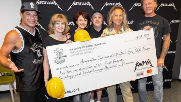 Trupa Metallica a donat 250.000 euro pentru construirea primului spital oncologic pentru copii din România