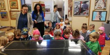 Copiii, invitaţi la o vizită jucăuşă a Muzeului Județean de Artă «Centrul Artistic Baia Mare»