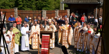 Preasfințitul Vasile Bizău la Jubileul Schitului de la Stânceni: „În viață, avem mereu nevoie să fim confirmați și confirmarea este o mângâiere pentru suflet”