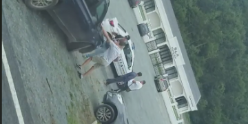 Accident rutier la ieșire din Cicârlău. Un BMW și un Opel s-au ciocnit frontal