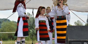 Festivalul ”Roza-Rozalina” de la Rozavlea, o sărbătoare tradițională maramureșeană, s-a bucurat de un real succes – FOTO
