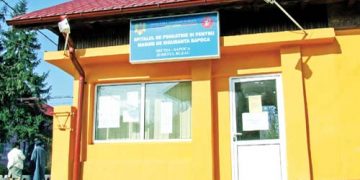 Noi informaţii de la Săpoca. Un bărbat s-a spânzurat în curtea spitalului, familia acuză medicii de neglijență