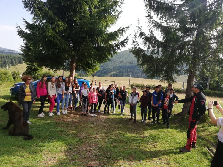 Tabără gratuită la Izvoare, pentru copii și tineri din Republica Moldova – FOTO