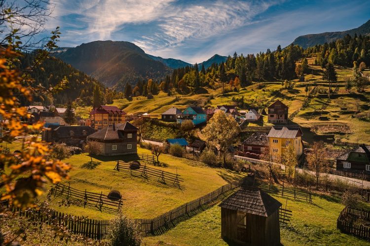 Frumuseţea Transilvaniei rivalizează cu Toscana, conform jurnaliştilor englezi