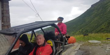 Turiste străine salvate de salvamontiştii din Borşa, cu maşini împrumutate – foto