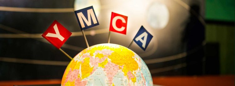 Din Baia Mare în Hong Kong pentru dezvoltarea societății