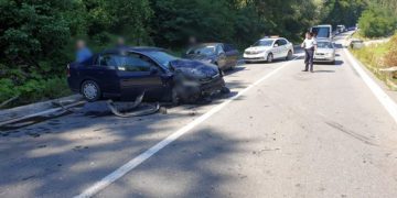 Accident GRAV pe Valea Oltului: 21 de persoane implicate