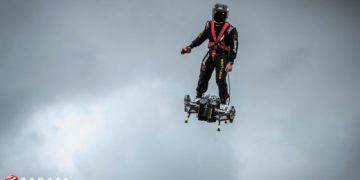 Francezul„ zburător”. Temerarul Franky Zapata încearcă din nou să traverseze Canalul Mânecii pe flyboard