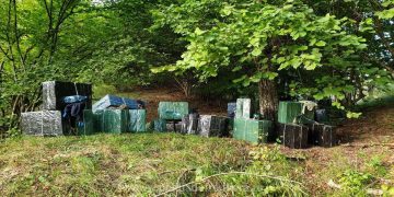 Peste 18.000 pachete cu țigări confiscate la frontiera cu Ucraina