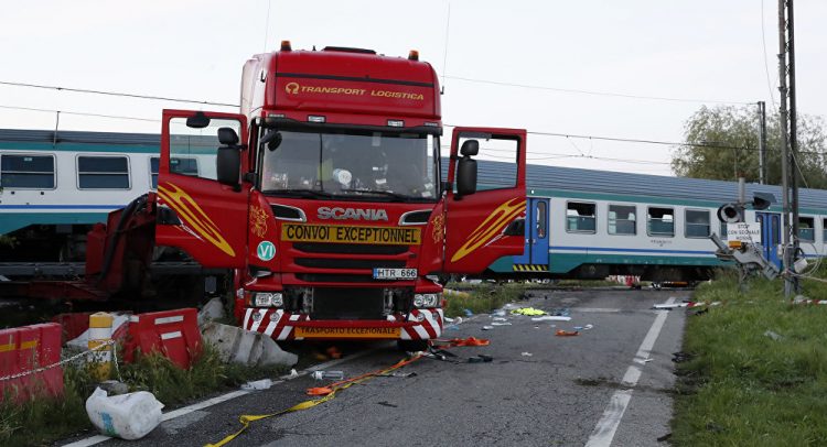 Trenul Baia Mare – Debrecen a acroșat un trailer la Apa