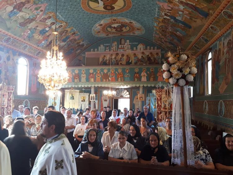 Duminica la biserica cu hramul „Sfinții Arhangheli Mihail și Gavriil” din localitatea Cuța